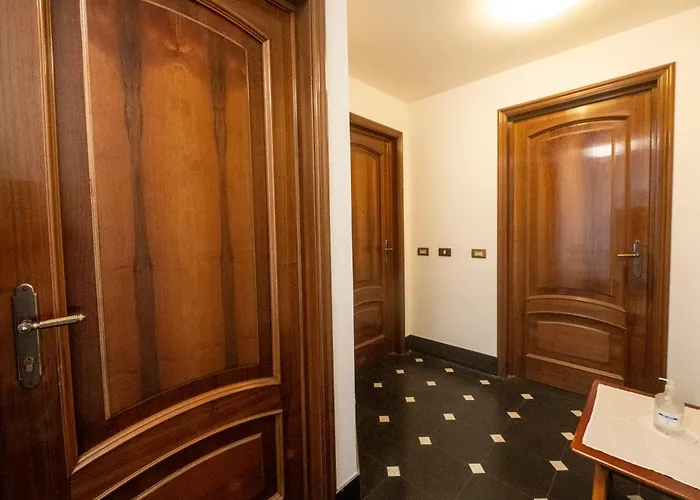 329 - Lord Nelson Chiavari, A Due Passi Dal Mare 2 Chiavari